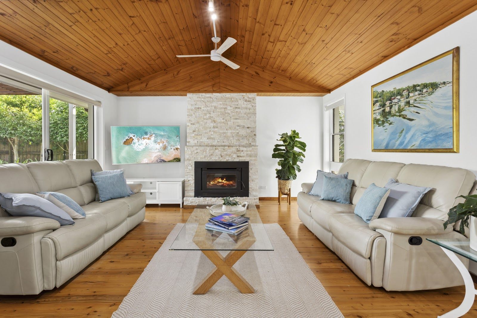 4 bedrooms House in 19 Cowrang Avenue TERREY HILLS NSW, 2084