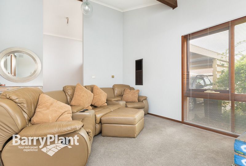 4 Boronia Court, Keysborough VIC 3173, Image 2