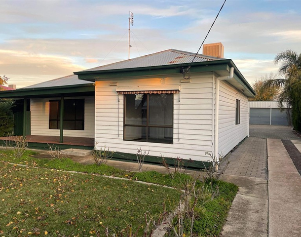 18 Searle Street, Horsham VIC 3400