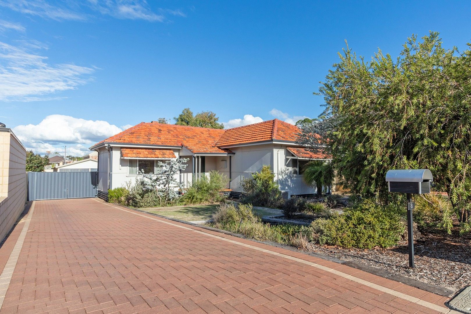 3 bedrooms House in 8 Northampton Street EAST VICTORIA PARK WA, 6101