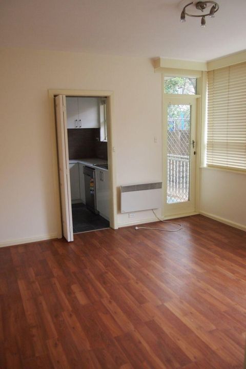 1 bedrooms Apartment / Unit / Flat in 3/380 Inkerman Street ST KILDA EAST VIC, 3183