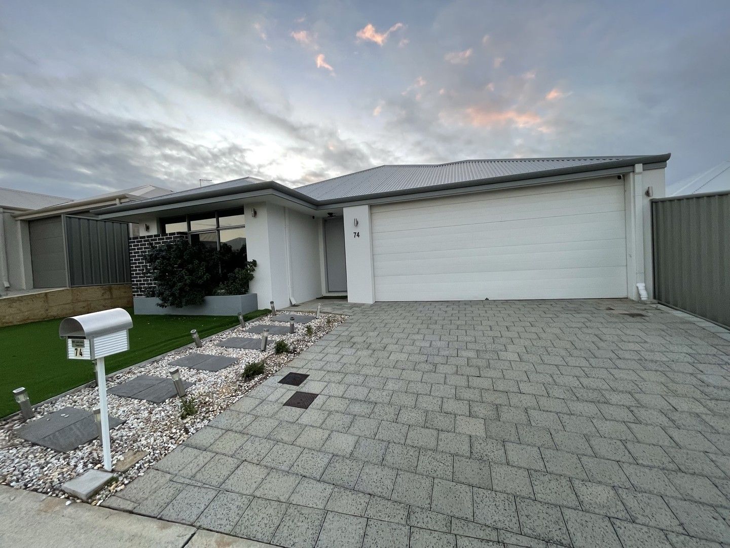 4 bedrooms House in 74 Portobello Parade WELLARD WA, 6170