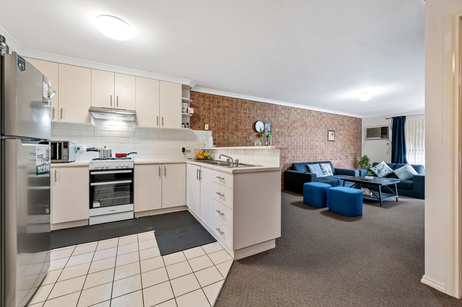 3/4 Owen Court, Lavington NSW 2641, Image 2