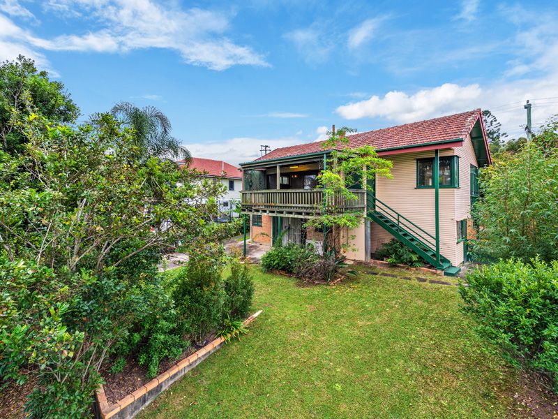 8 Wilgarning Street, Stafford Heights QLD 4053, Image 2