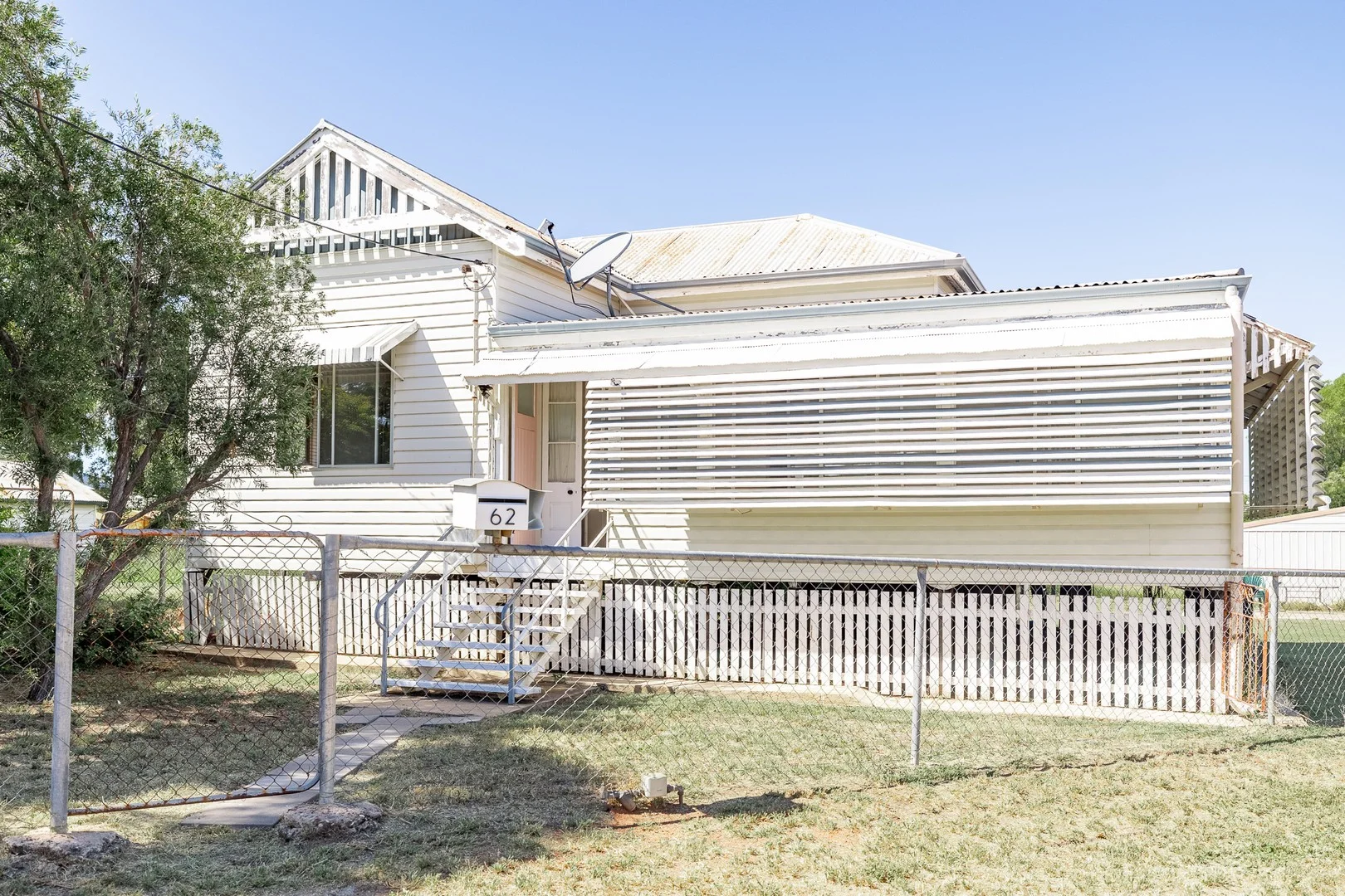 62 Falcon Street, Longreach QLD 4730