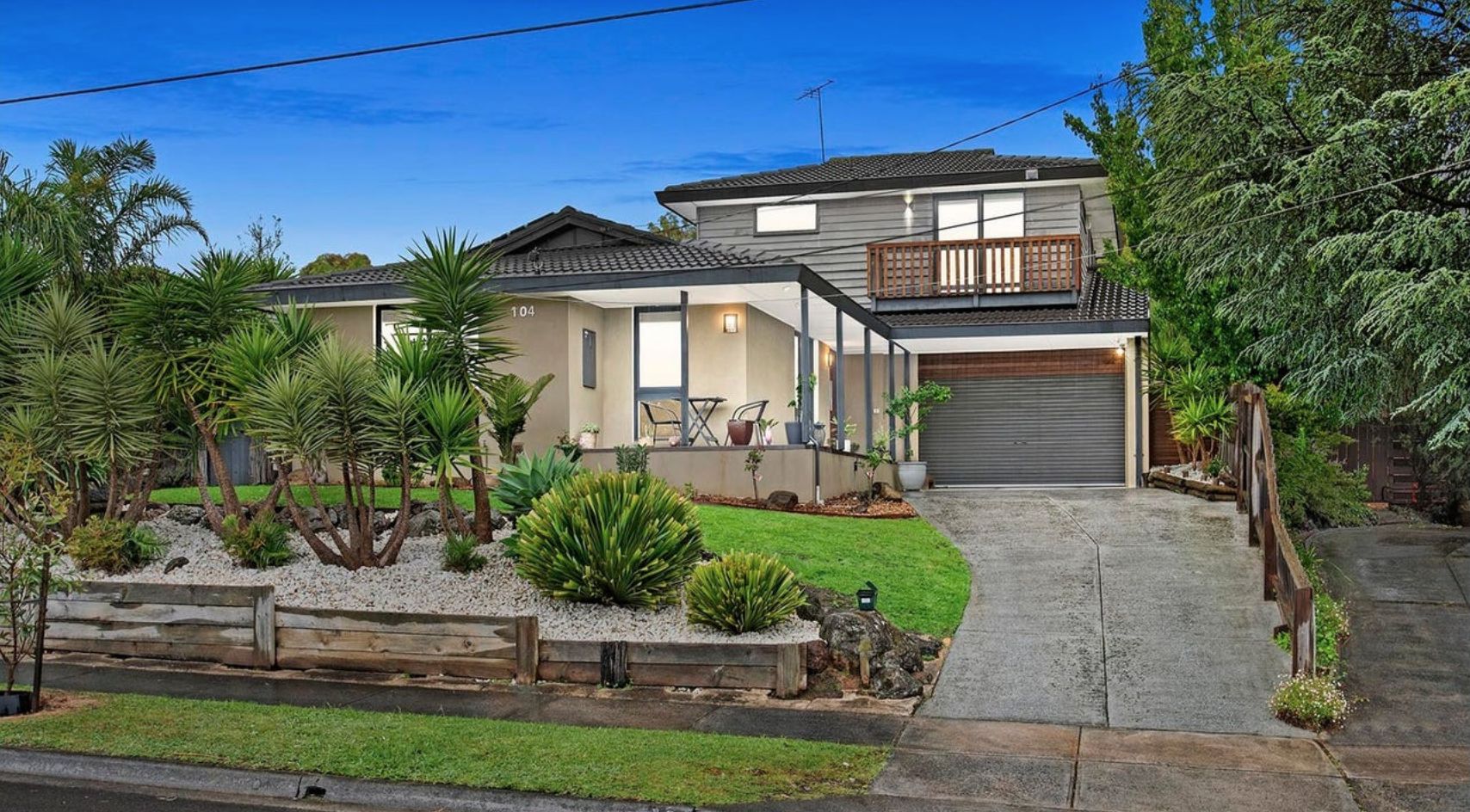 5 bedrooms House in 104 Daffodil Road BORONIA VIC, 3155