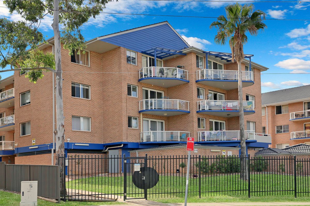 2 bedrooms Apartment / Unit / Flat in 12/13-19 Devitt Street BLACKTOWN NSW, 2148