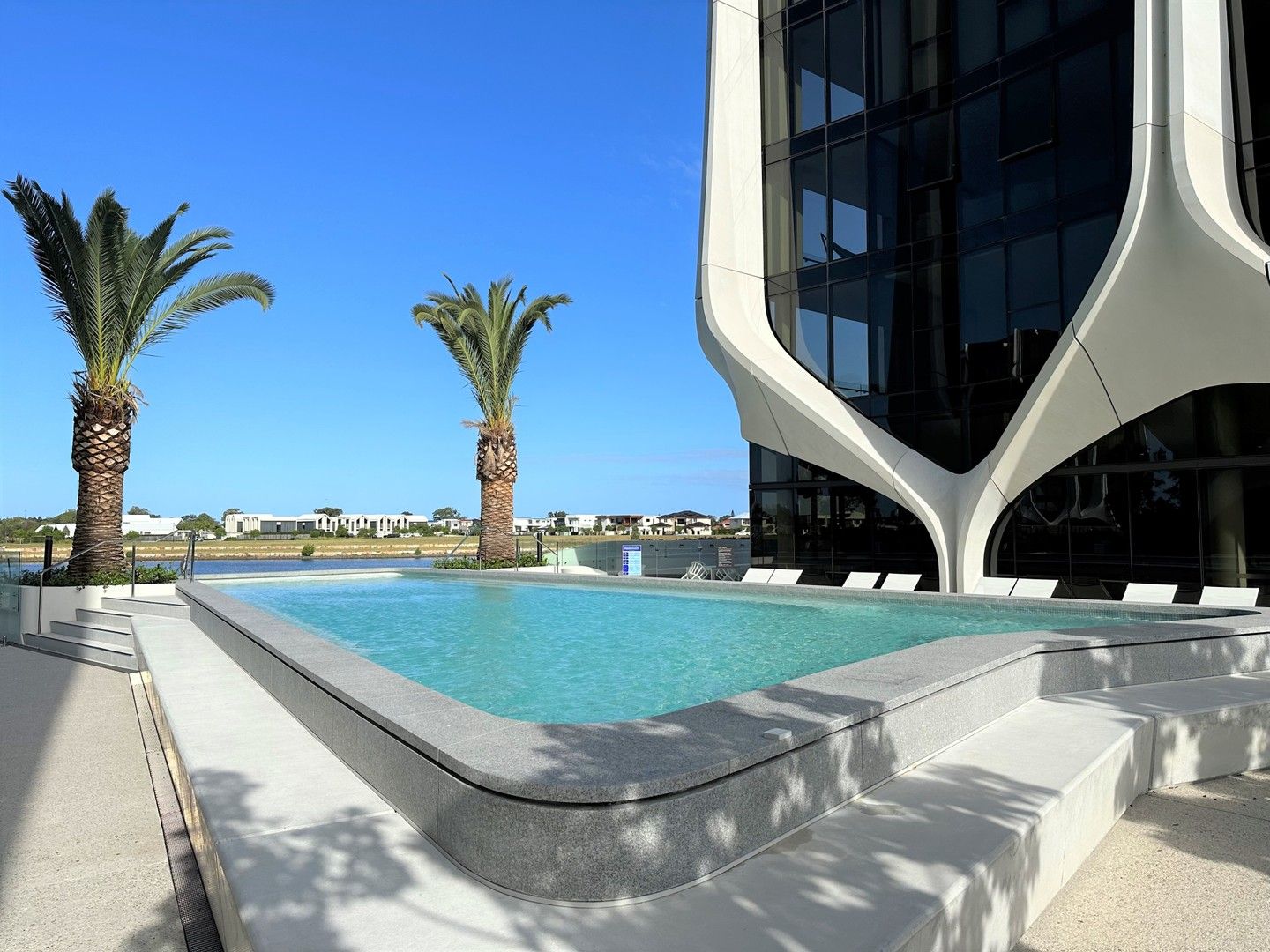 1 bedrooms Apartment / Unit / Flat in 3806/24 The Lanes Bvd MERMAID WATERS QLD, 4218