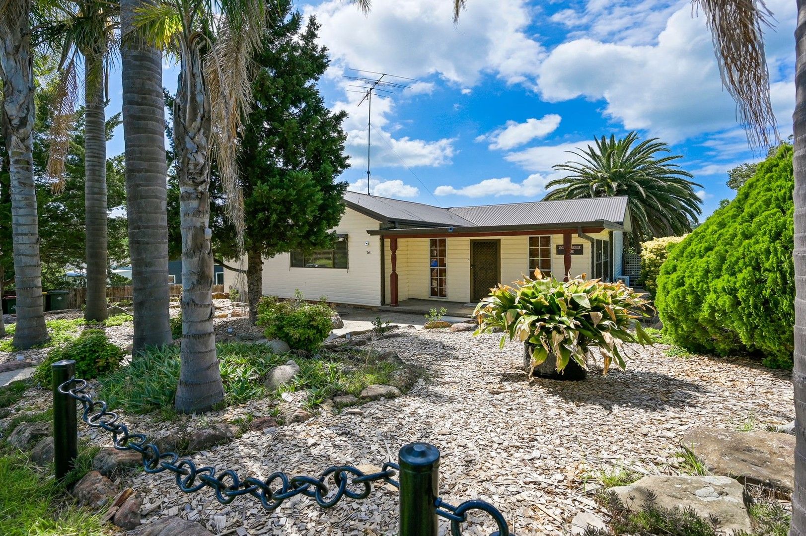 4 bedrooms House in 76 Lumsdaine Street PICTON NSW, 2571