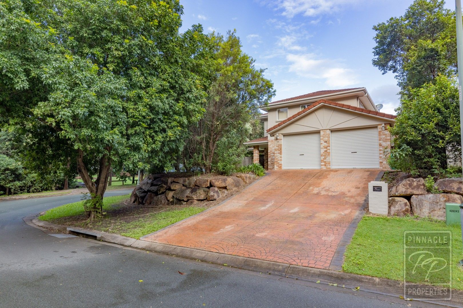 4 bedrooms House in 15 Boyland Street SEVENTEEN MILE ROCKS QLD, 4073
