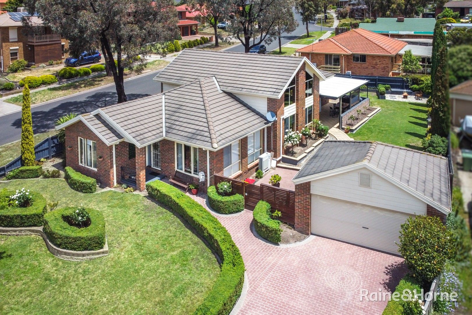 4 bedrooms House in 1A Condor Place SUNBURY VIC, 3429
