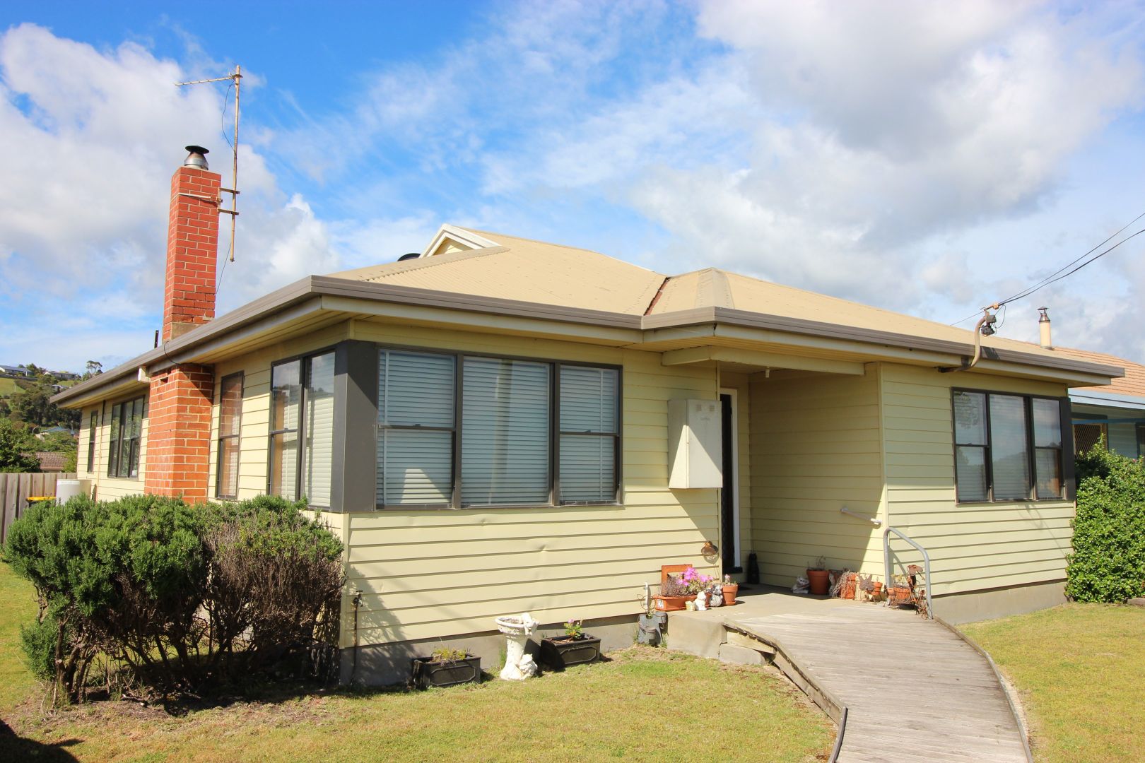 32 Penguin Road, West Ulverstone Property History & Address Research