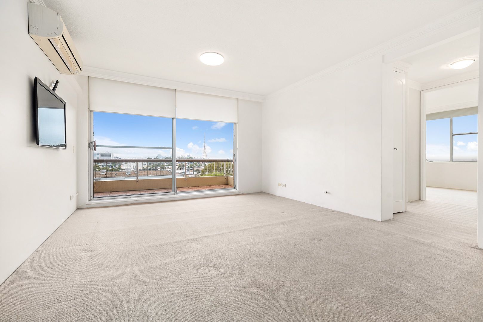 2 bedrooms Apartment / Unit / Flat in 801/8 Broughton Road ARTARMON NSW, 2064