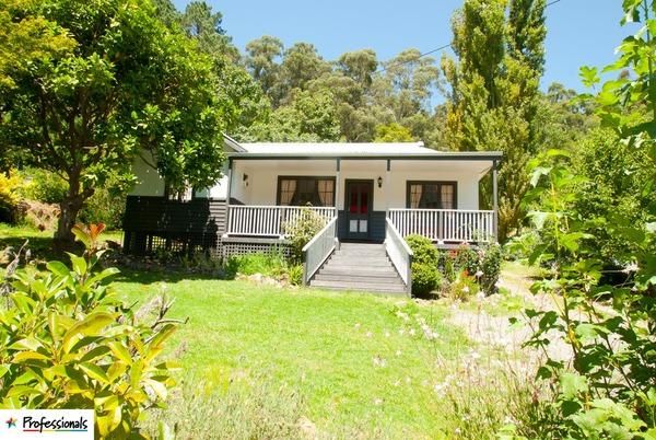 4 Ferntree Avenue, Warburton VIC 3799, Image 0