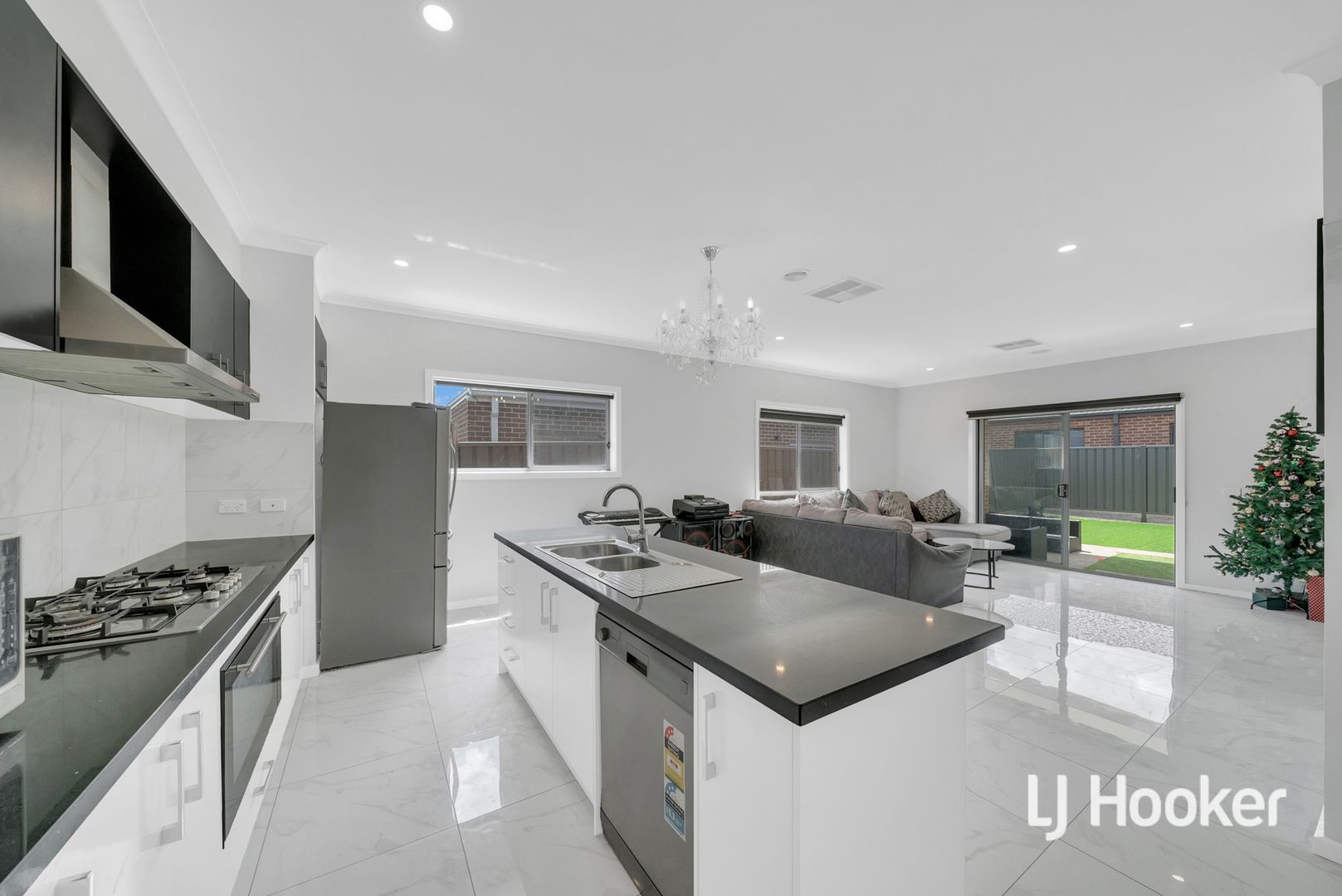 8 Saunders Street, Harkness VIC 3337, Image 1