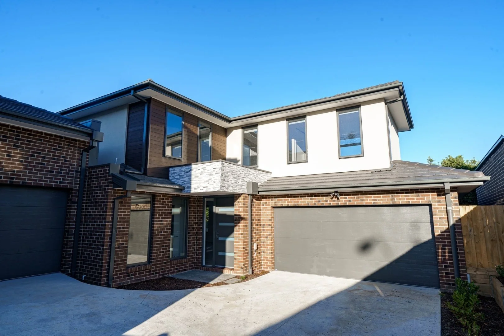 2/322 Blackburn Road, Glen Waverley VIC 3150