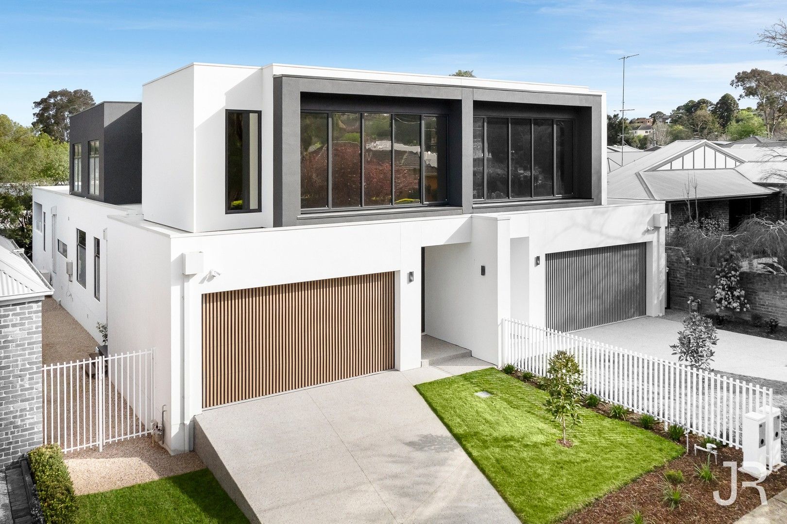 4 bedrooms House in 9A Hazeldene Court BERWICK VIC, 3806
