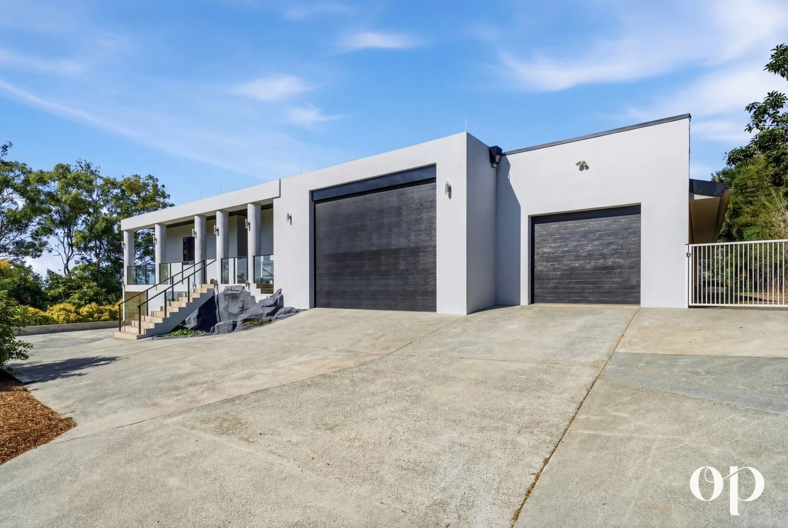 Primary image of 30-32 Columbine Way, Gaven QLD 4211