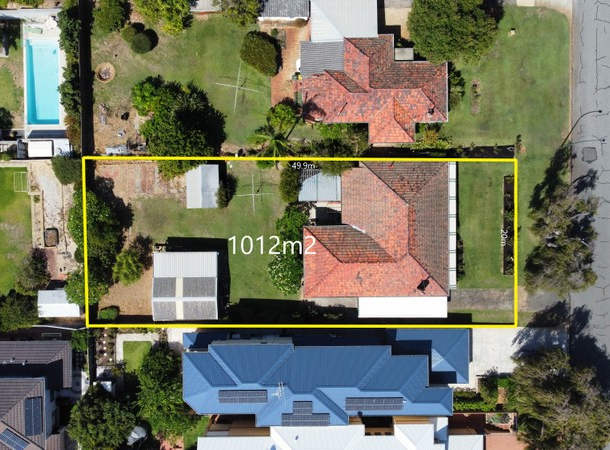 4 Klem Avenue, Salter Point WA 6152