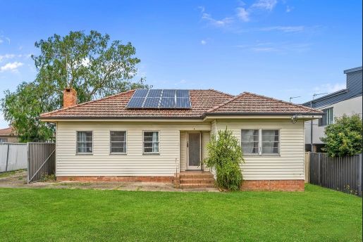 3 bedrooms House in 2 John Street ST MARYS NSW, 2760