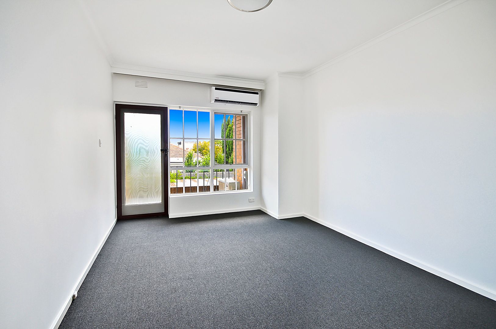 8/23 Elliott Avenue, Carnegie VIC 3163, Image 2