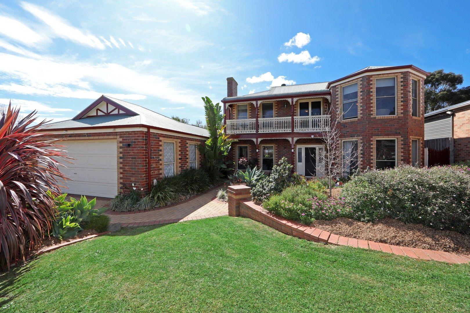 5 bedrooms House in 15 Crest Court THE BASIN VIC, 3154
