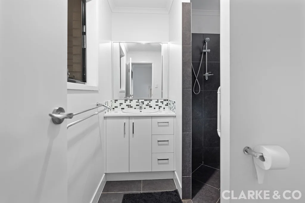 Additional image 14 of 33 Clark Avenue, Glass House Mountains QLD 4518