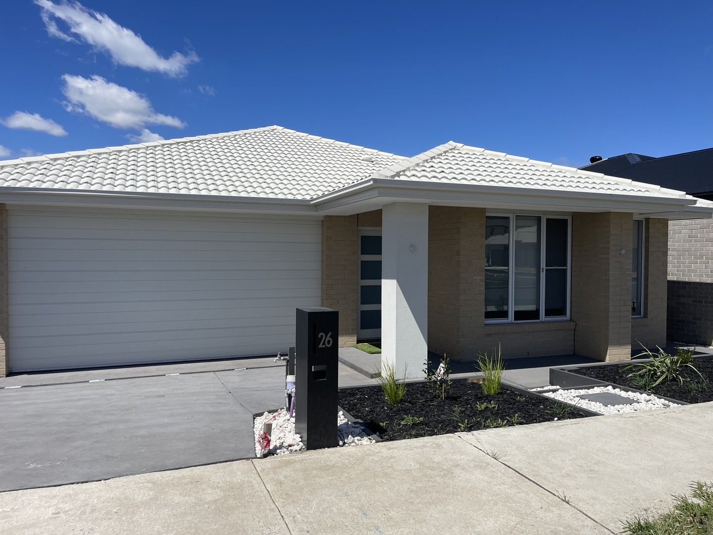 3 bedrooms House in 26 Molesworth Crescent DONNYBROOK VIC, 3064