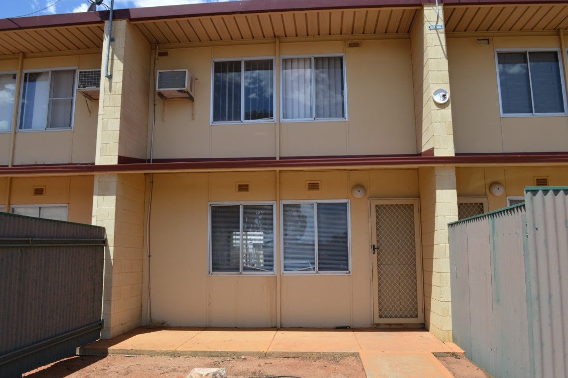 2 bedrooms Townhouse in 7D Hakea Street KAMBALDA WEST WA, 6442