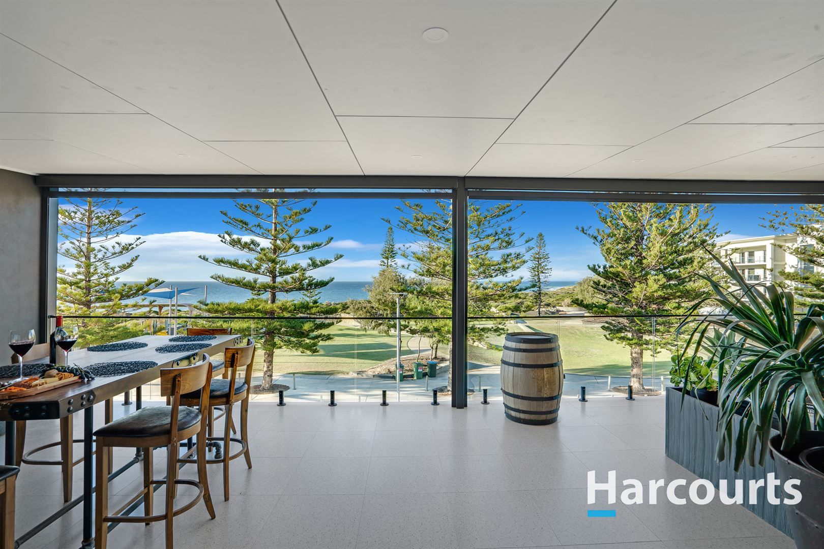 6 bedrooms House in 58 Acerosa Boulevard HALLS HEAD WA, 6210