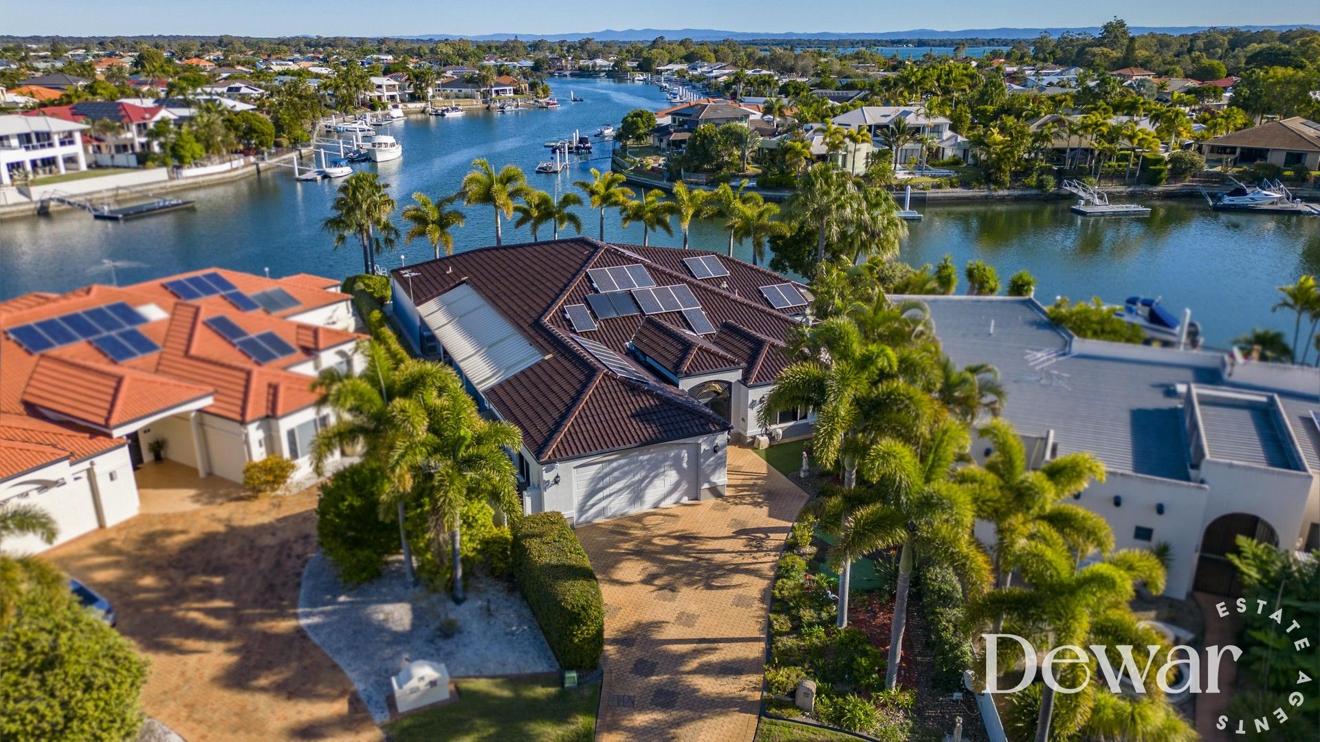 5 bedrooms House in 24 Marlin Court BANKSIA BEACH QLD, 4507