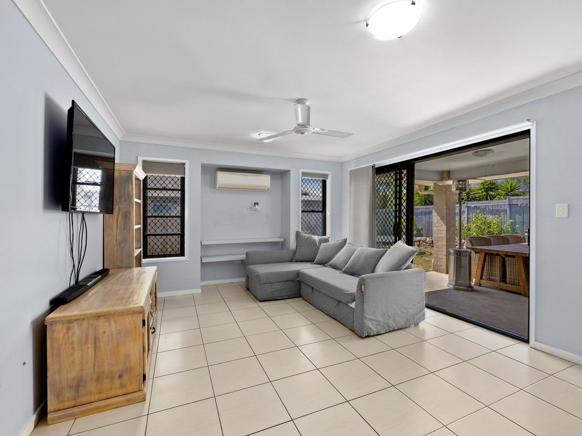 25 Gordon Drive, Bellbird Park QLD 4300, Image 2