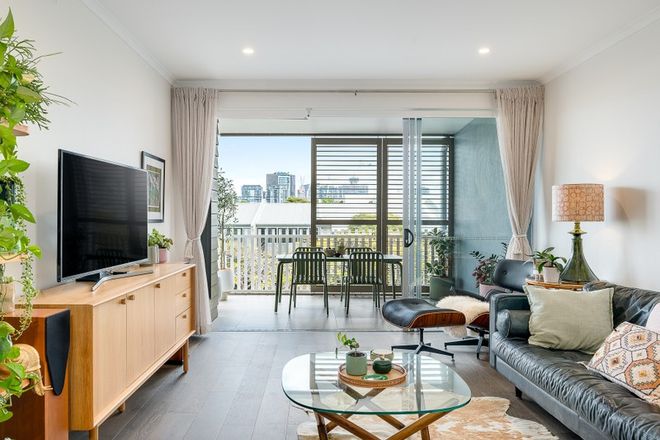 Picture of 302/18 Love Street, BULIMBA QLD 4171
