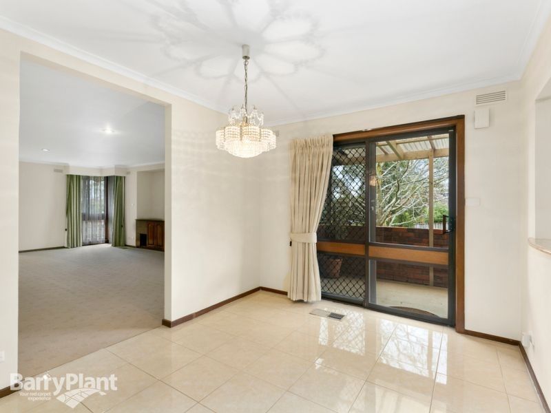 2 Gravenstein Court, The Basin VIC 3154, Image 2