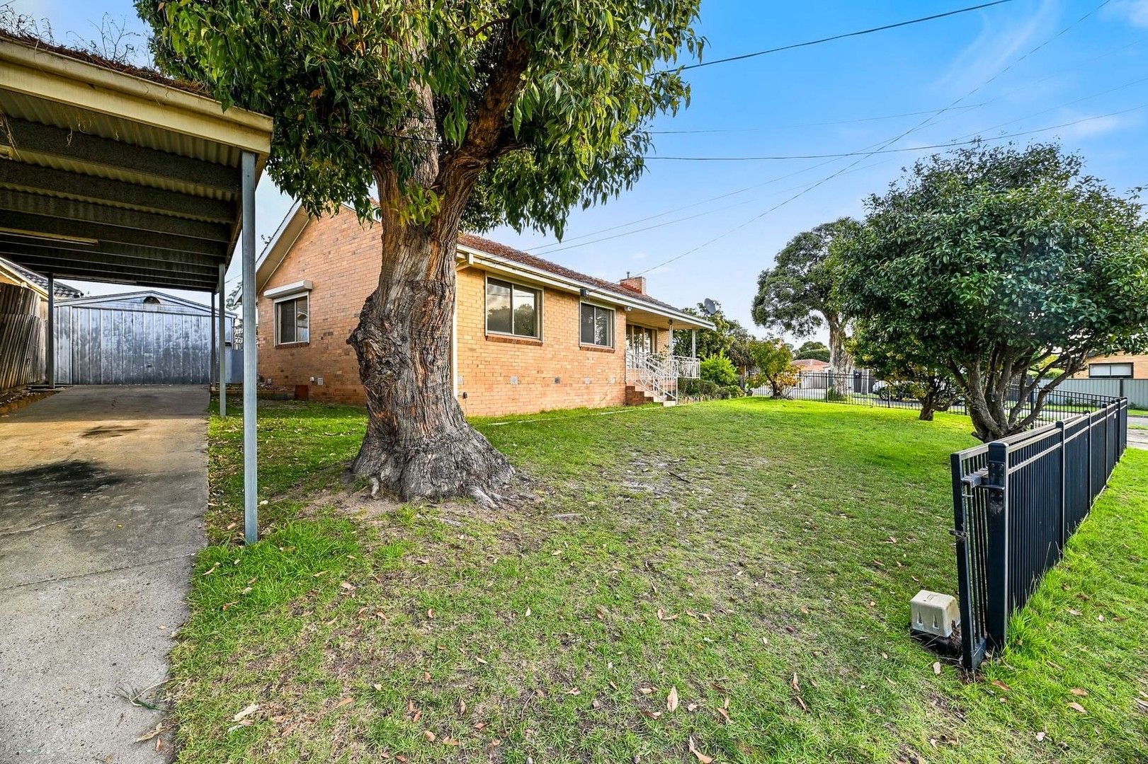 3 bedrooms House in 2 Hayden Road CLAYTON SOUTH VIC, 3169
