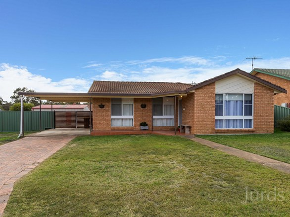 12 Comerford Close, Aberdare NSW 2325