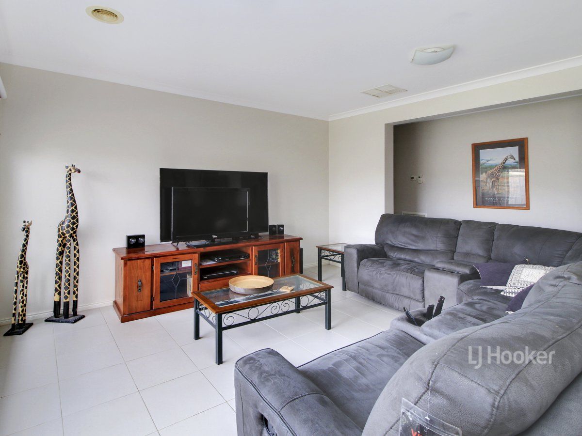 21 Phoebes Way, Eastwood VIC 3875, Image 2