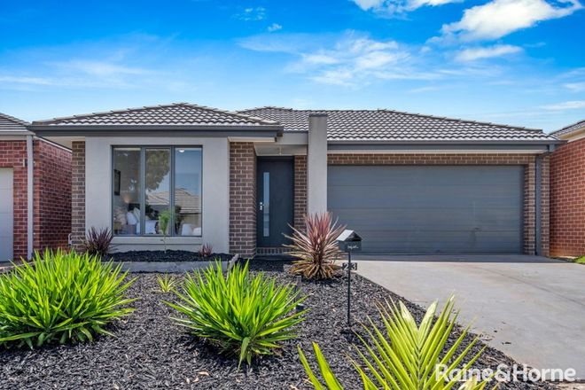 Picture of 23 Loxwood Court, DEER PARK VIC 3023