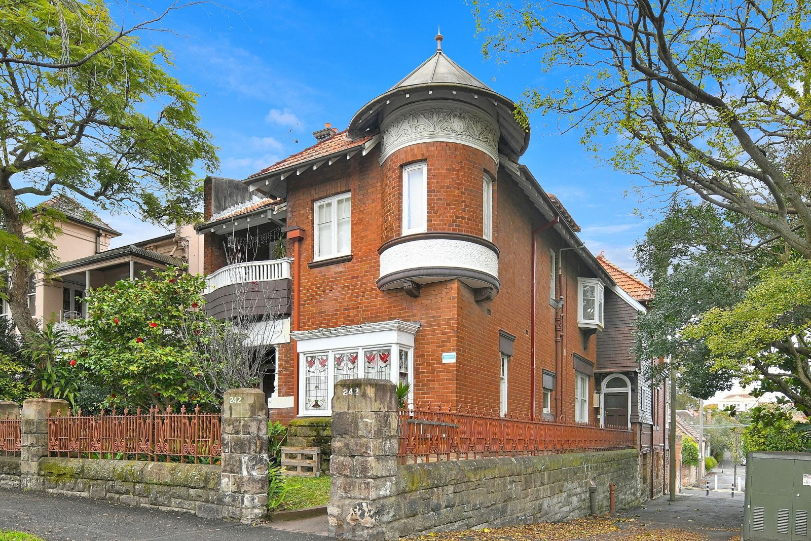 2 bedrooms Apartment / Unit / Flat in 2/242 Glebe Point Road GLEBE NSW, 2037