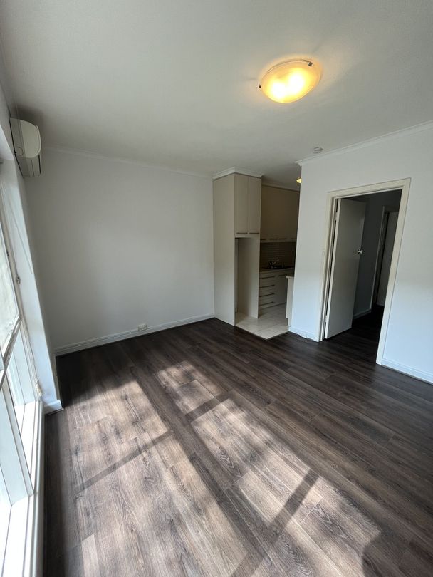 1 bedrooms Apartment / Unit / Flat in 3/8 Gardenia Road GARDENVALE VIC, 3185