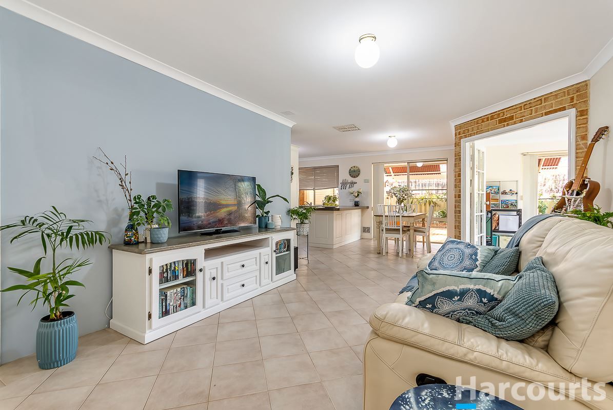 51 Midlothian Crescent, Kinross WA 6028, Image 2