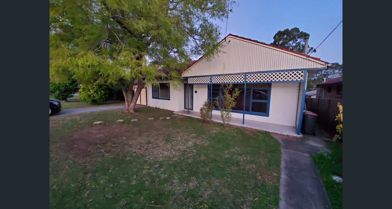 4 bedrooms House in 44 Myee Road MACQUARIE FIELDS NSW, 2564