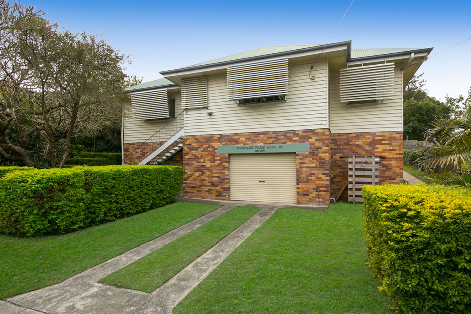 10 Wylie Avenue, Coorparoo QLD 4151, Image 0