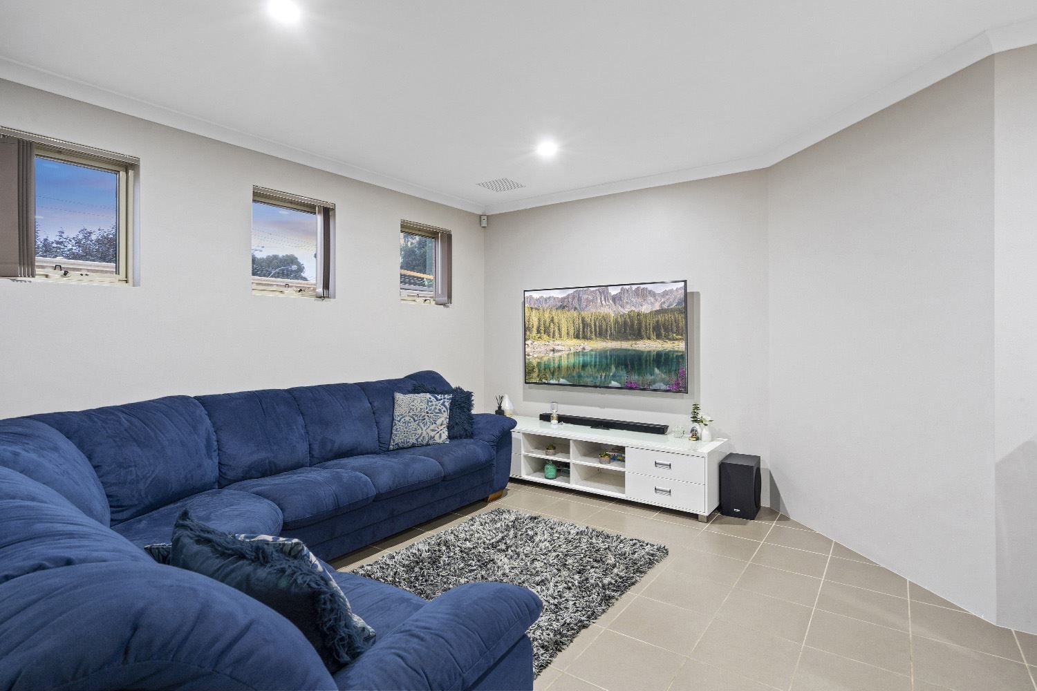 2/3 Peppermint Gardens, Aubin Grove WA 6164, Image 2