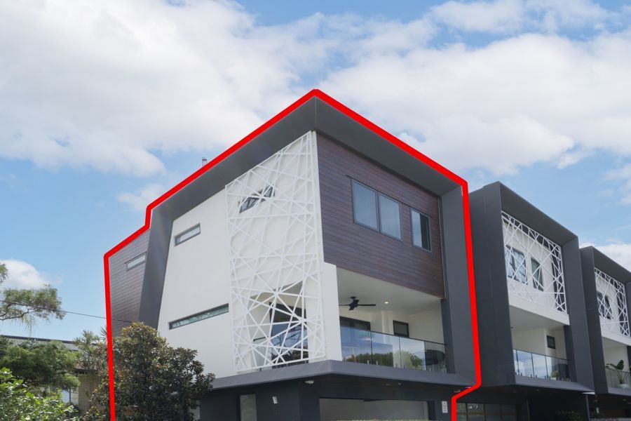 3 bedrooms House in 1/27 Burra Street SURFERS PARADISE QLD, 4217