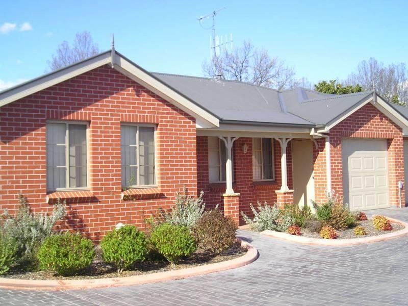 2 bedrooms Villa in 2/130 Howick Street BATHURST NSW, 2795