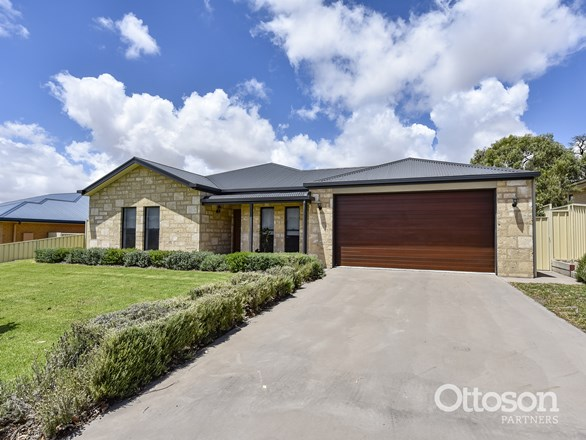 18 Pine Grove, Naracoorte SA 5271