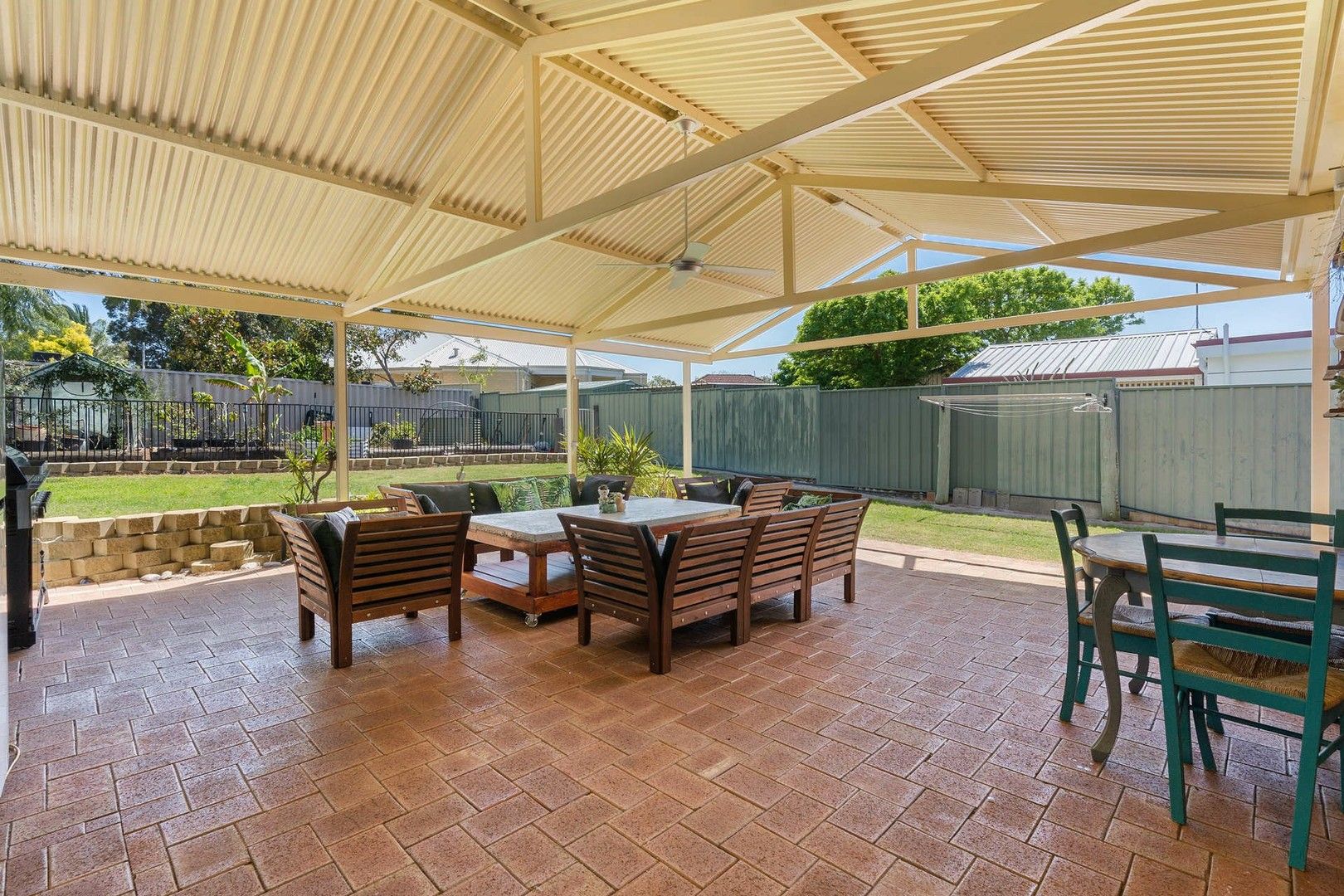 3 bedrooms House in 13 Teaguer Street WILSON WA, 6107