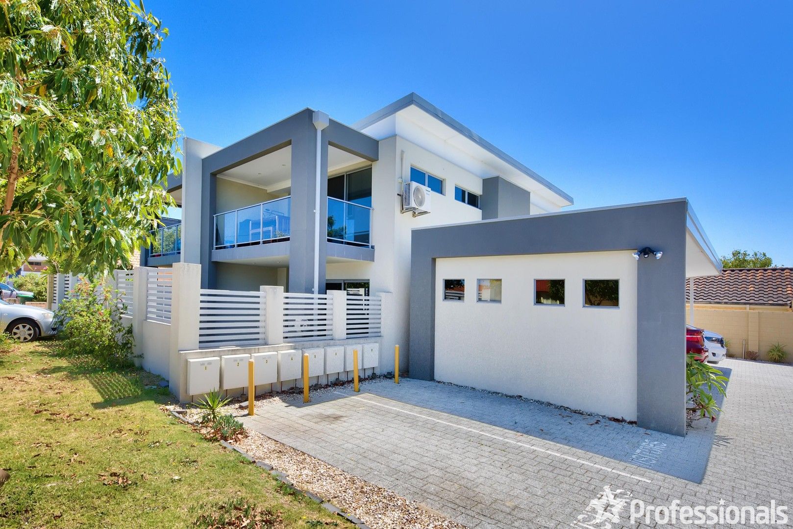 2 bedrooms Apartment / Unit / Flat in 7/2 Vermont Street NOLLAMARA WA, 6061