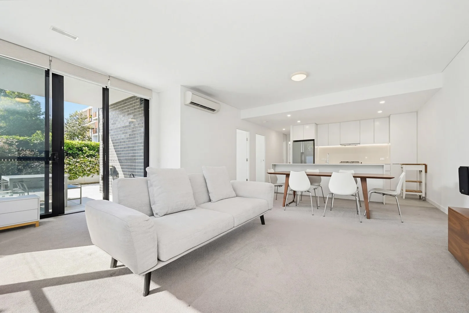 2010/50 Pemberton Street, Botany NSW 2019